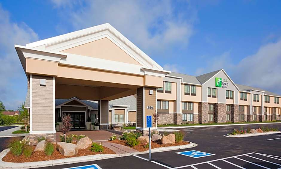 Holiday Inn Express and Suites Willmar By IHG