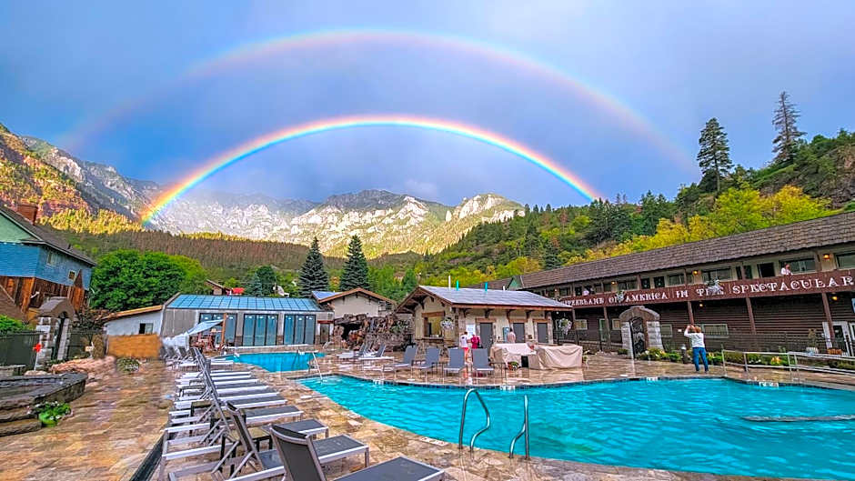 TWIN PEAKS LODGE & HOT SPRINGS