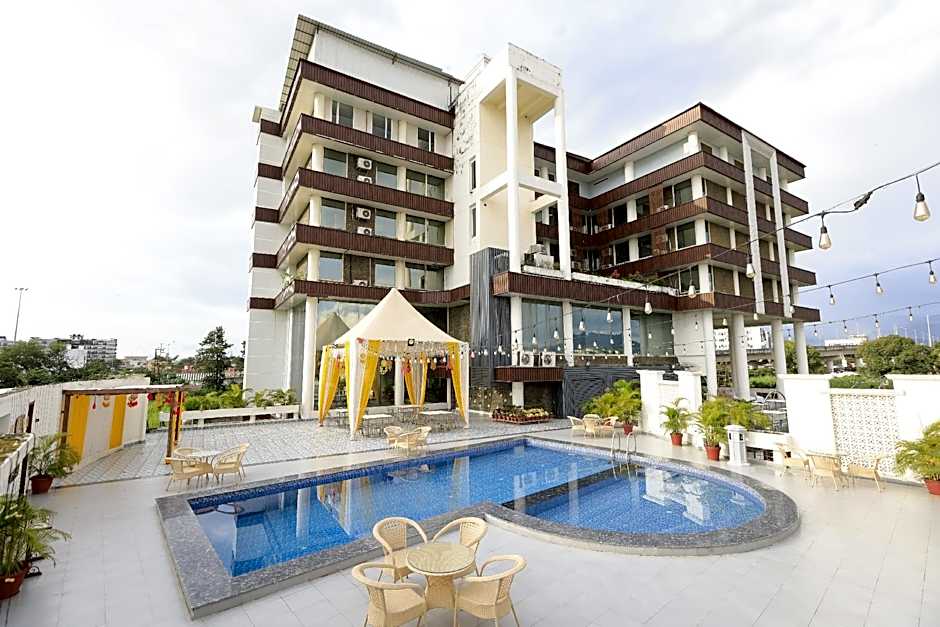 Foto 1 dari 43 — Pride Premier Solitaire Dehradun