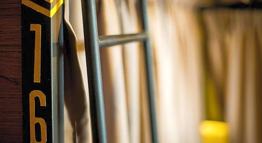 Traveller Bunker Hostel 1