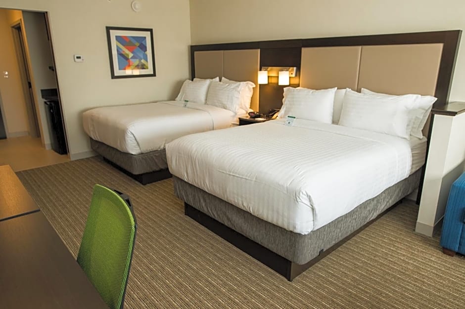 Holiday Inn Express & Suites Marietta By IHG