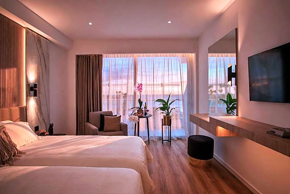 Cavo Maris Beach Hotel