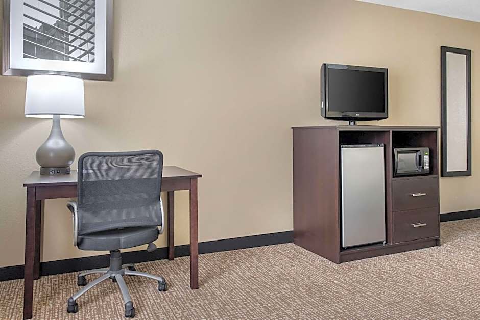 Quality Inn & Suites Lebanon I-65