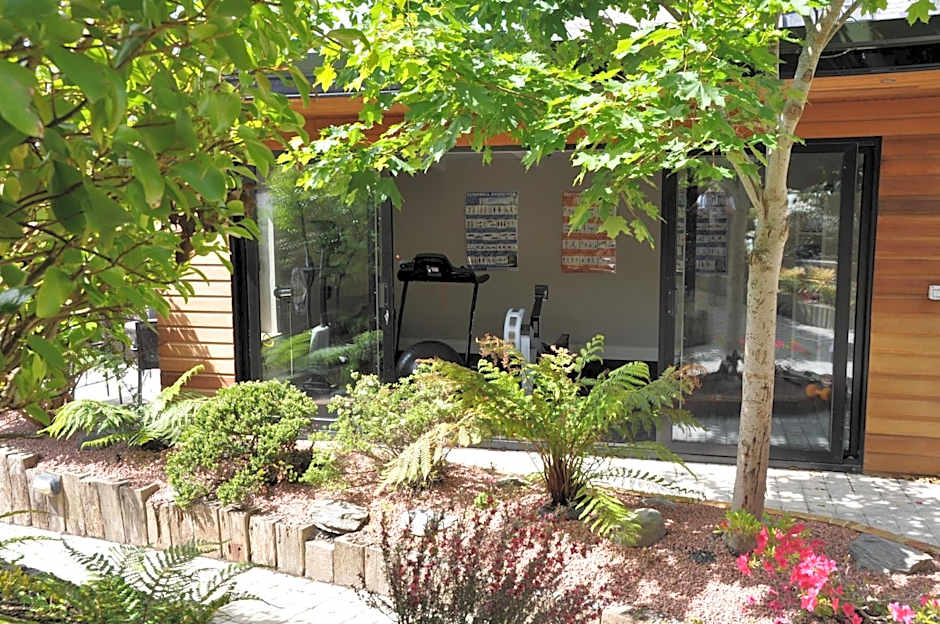 Quinlan & Cooke Boutique Townhouse and QCs Seafood Restaurant