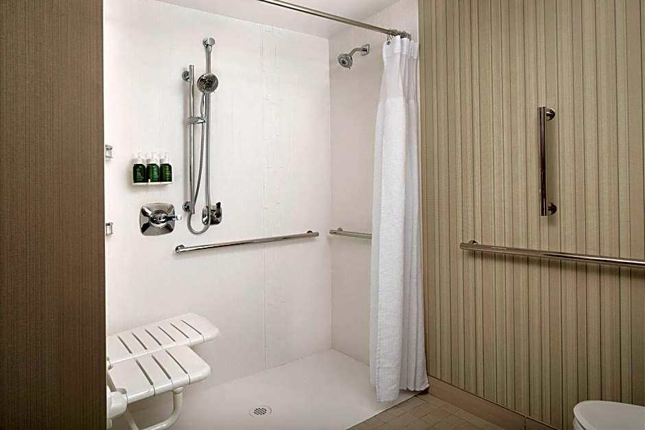 Courtyard by Marriott Portland East