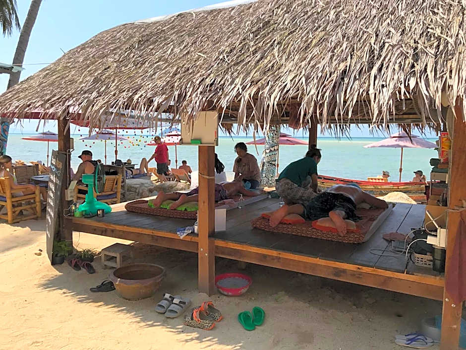 Castaway Beach Bungalows