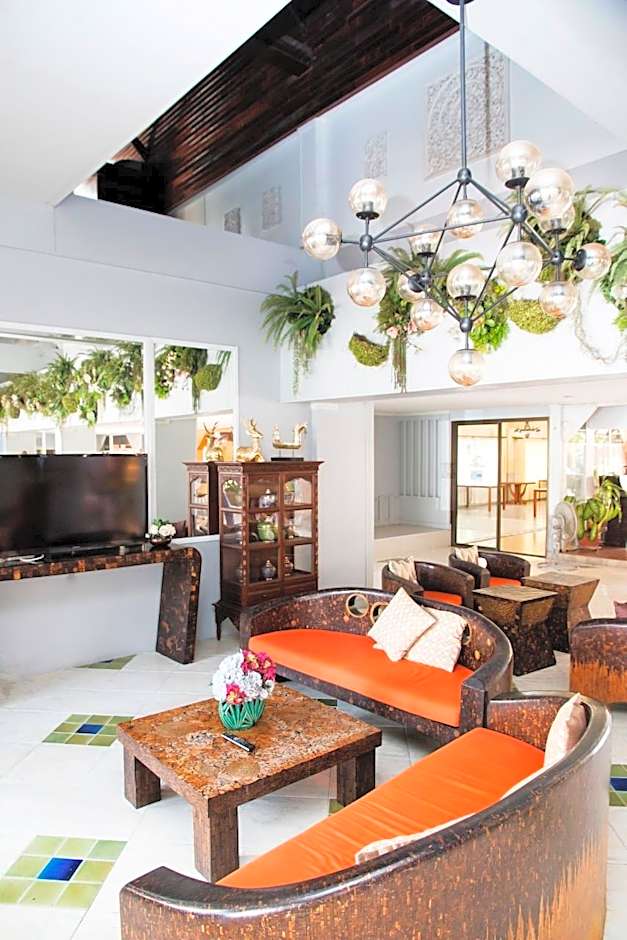 S Lodge Pattaya formally Sabai Lodge