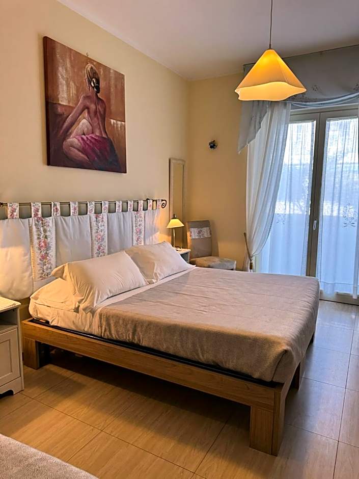 Eremes Rooms & Apartments