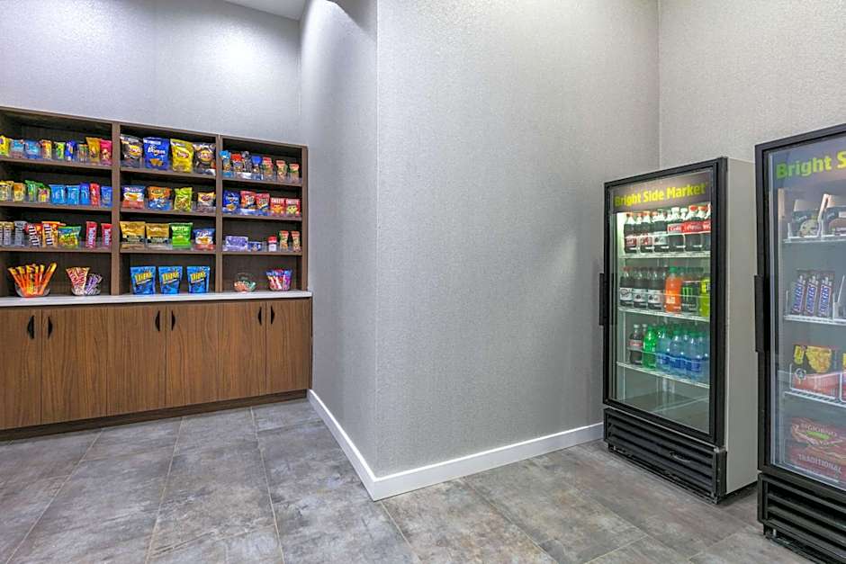 La Quinta Inn & Suites by Wyndham Jacksonville TX