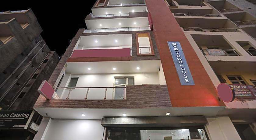 Hotel O The Signature Hotel Near Iskcon Temple Noida