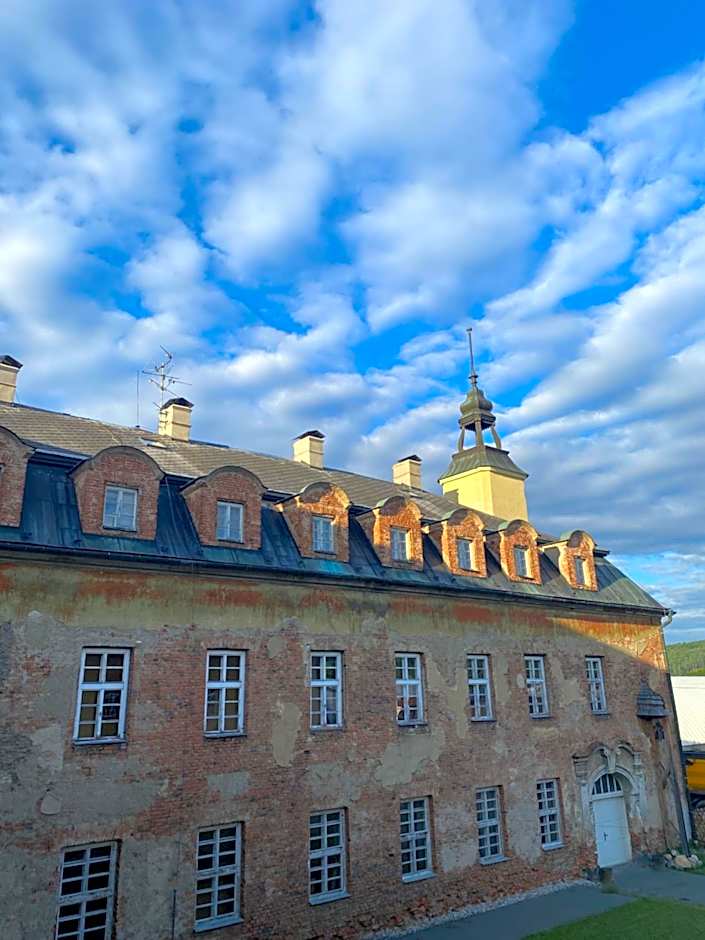 Zámek Hošťálkovy