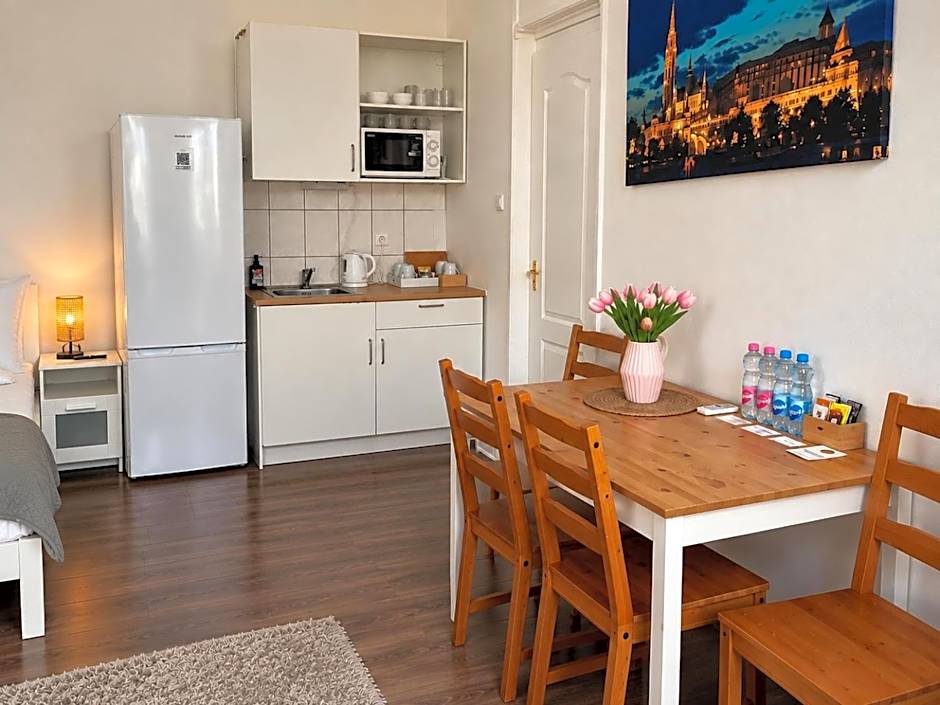 GoodMo Budapest Smart Rooms
