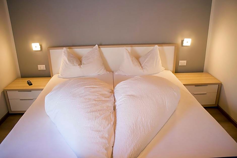 Schenna Garni Eden Bed & Breakfast