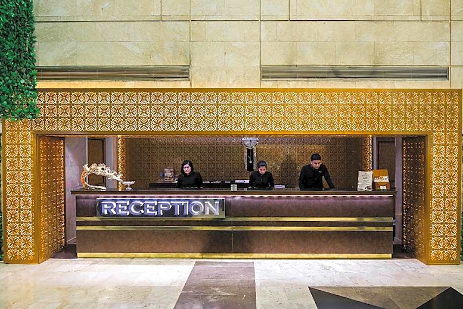 Surabaya Suites Hotel Powered by Archipelago