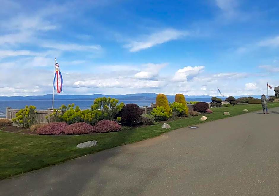 Oceanside Manor - Golf Course View