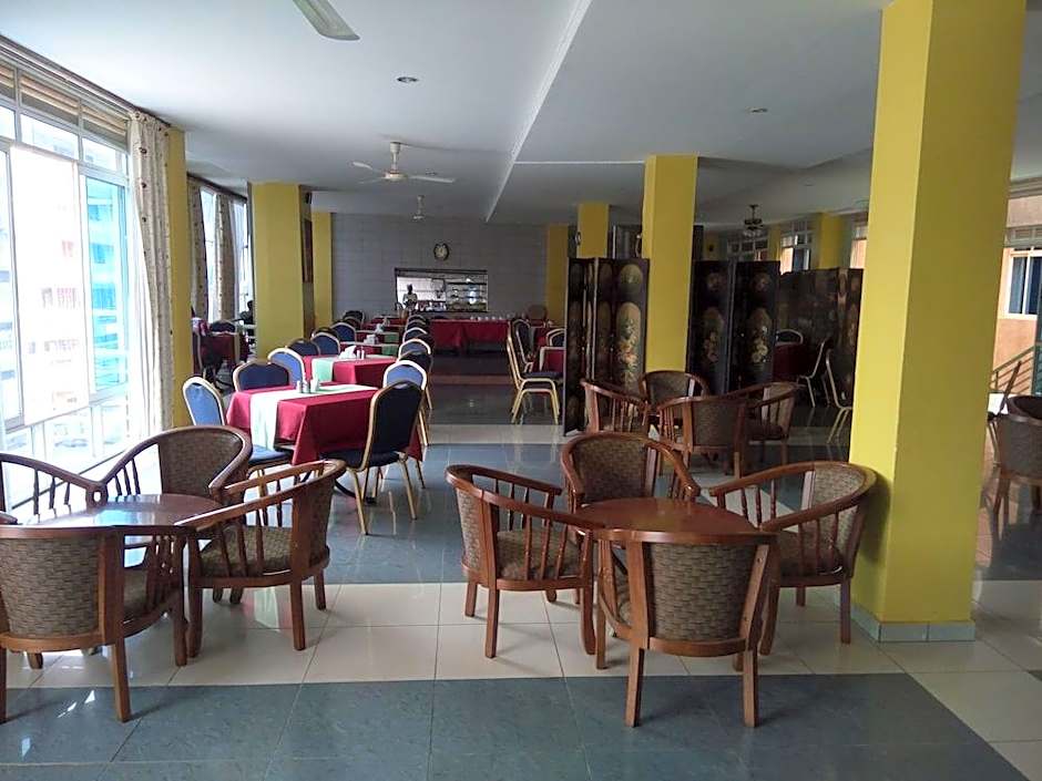 Aponye Hotel – Kampala, WV