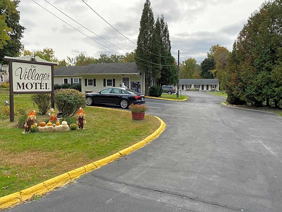 Photo 1 of 27 of Villager Motel
