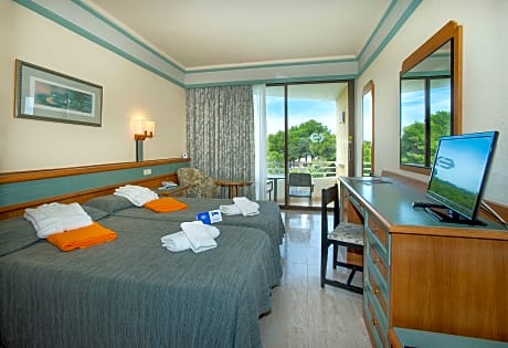 DOUBLE ROOM WITH BALCONY 2 ADULTS