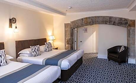Deluxe Family Room