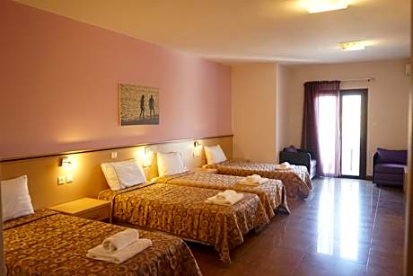 Quadruple Room with Mountain View