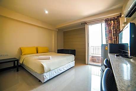 Sea Land View Apartment @ Sriracha