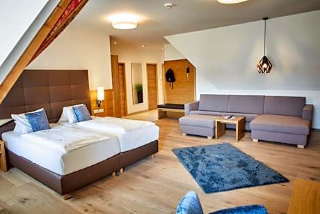 Deluxe Double or Twin Room with Balcony