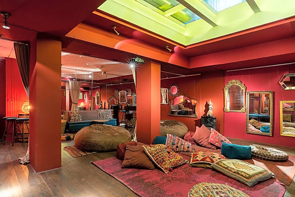 Casa Gracia Barcelona Hostel