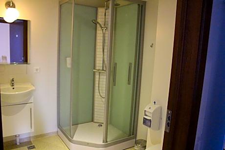 Economy Twin Room with Shared Shower
