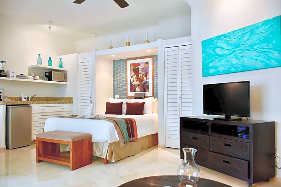 Playa Palms Beach Hotel