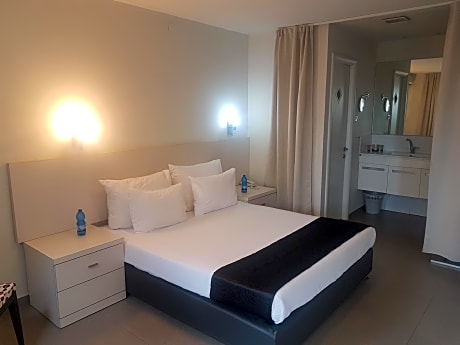 Deluxe Double Room with Garden View