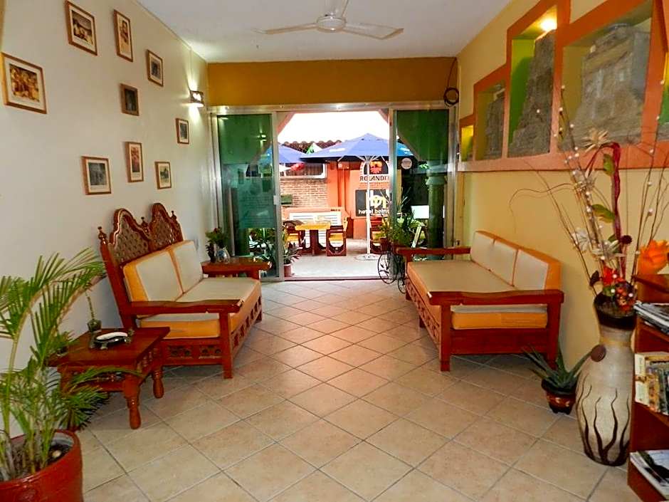 Hotel Bucaneros