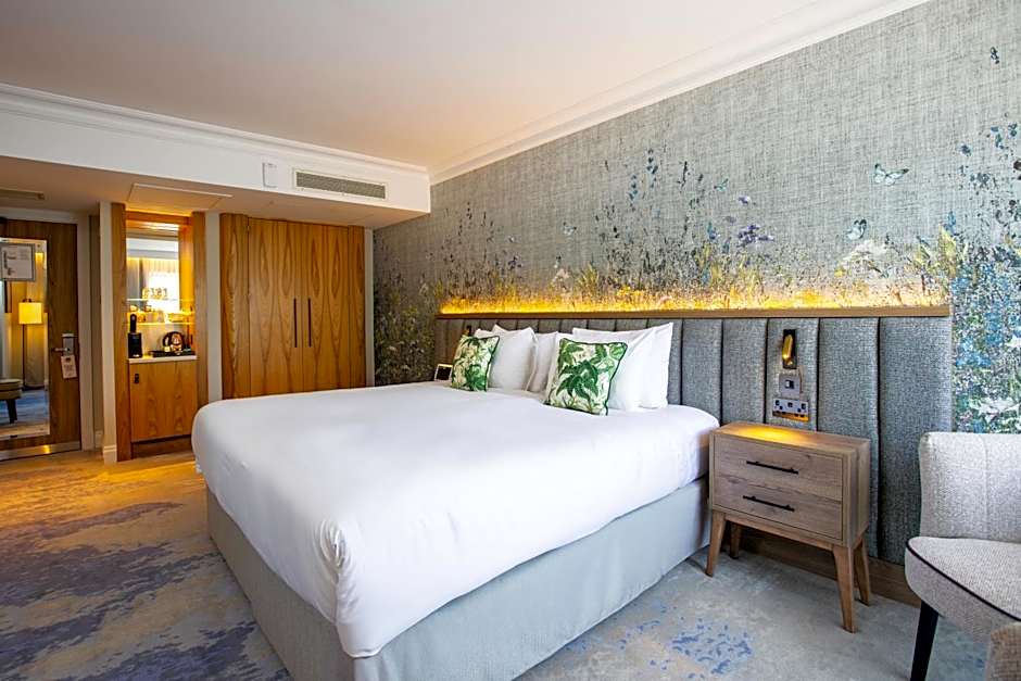 The Runnymede-On-Thames