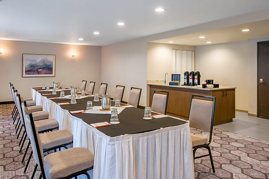 Crowne Plaza Portland - Lake Oswego, an IHG Hotel