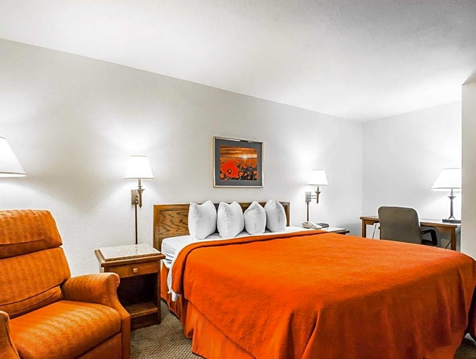 Quality Inn & Suites North Springfield