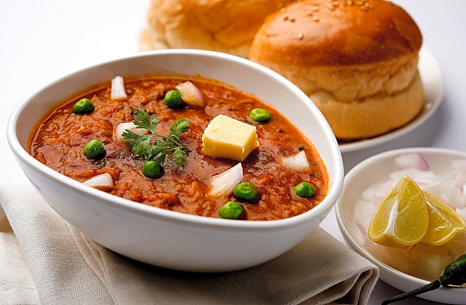 OYO 22039 Hotel Bkc Grand