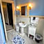 The Kings Throne Inn and Guest House
