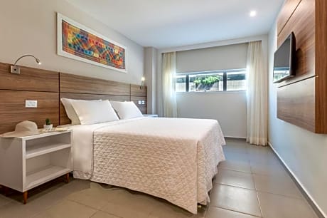 Standard Double - 1 Queen Bed