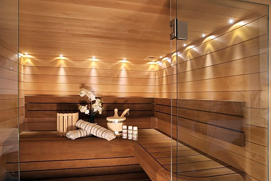 Private Spa LUX with Whirlpool and Sauna in Zurich