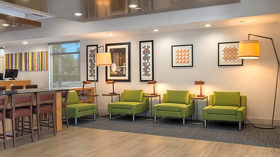 Holiday Inn Express Fullerton By IHG