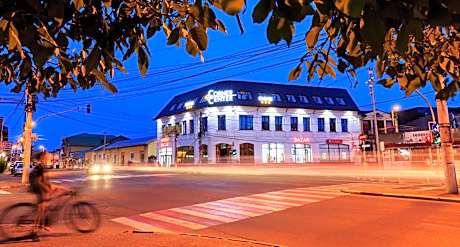 Corner Center Rental