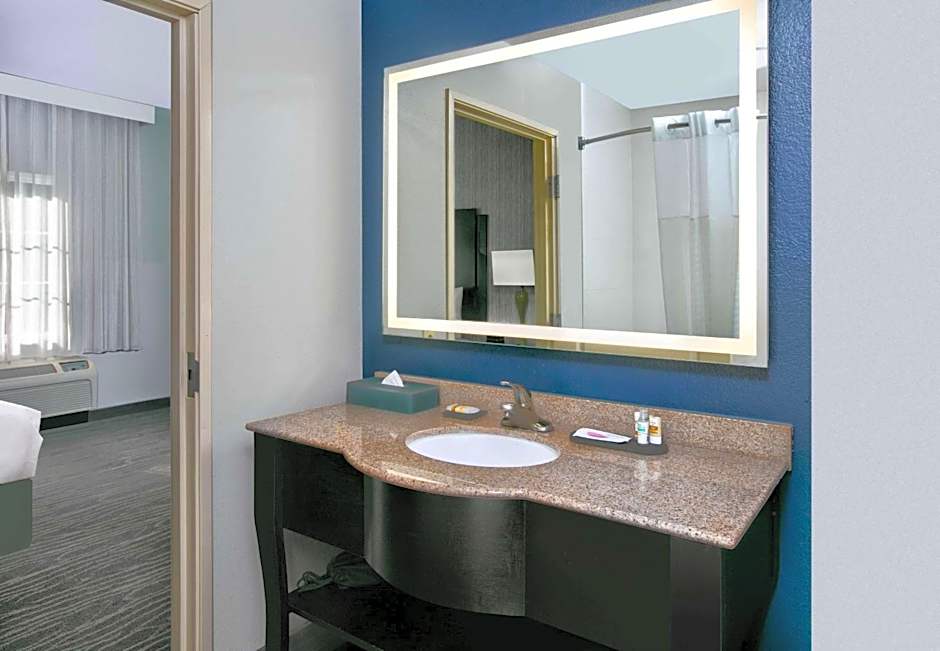 La Quinta Inn & Suites by Wyndham Palestine