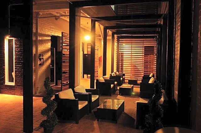 Crossroads Hotel