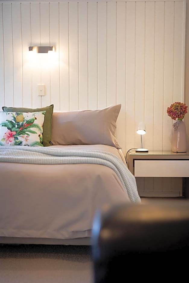 Queenstown House Boutique Bed & Breakfast and Apartments