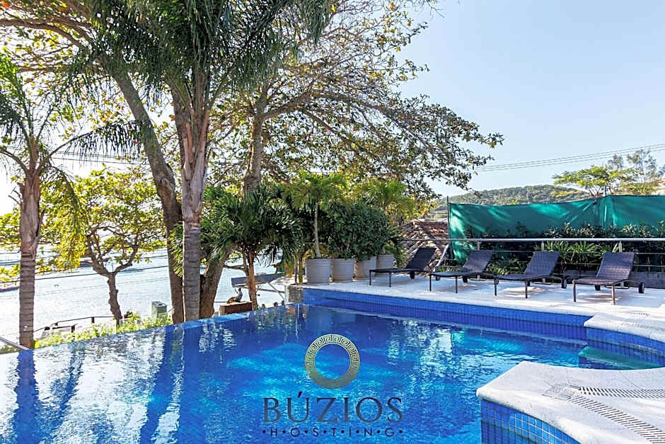 Feet on Orla Bardot! Seafront condominium, house with 4 suites BZ48
