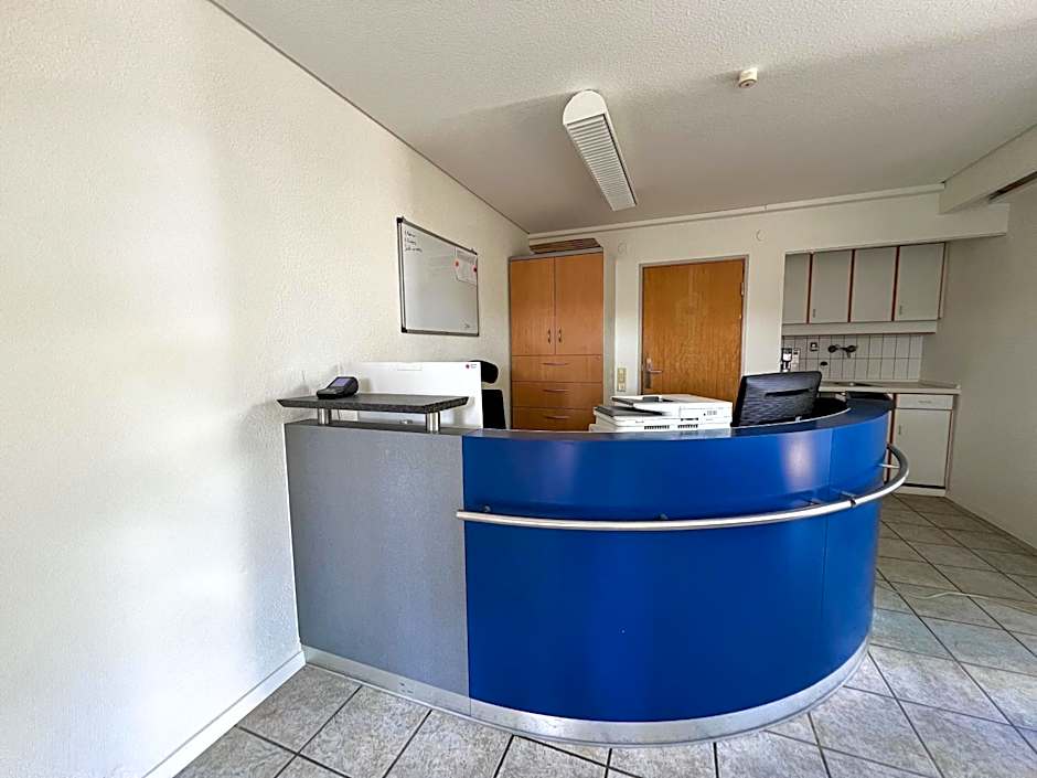 Euro Inn - Hotel