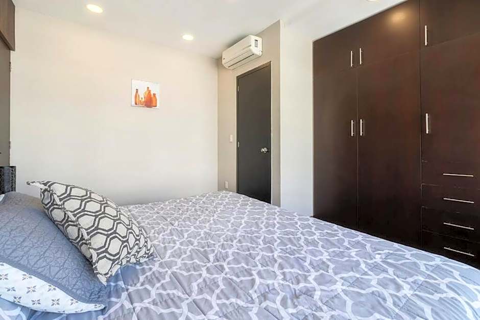 401 Location 3Bdrm 2bath apt with AC Rooftop