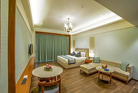 Executive Room with King Bed and Pool View