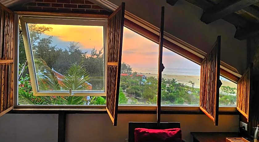 Villa Louise Hue Beach Hotel