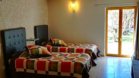 Pierres Nat'-Suite-Famille-Salle de bain privée séparée-Vue sur Jardin