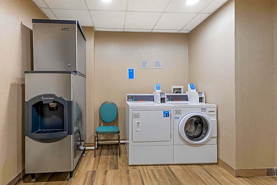 Hampton Inn & Suites Atlanta Airport West/Camp Creek Parkway